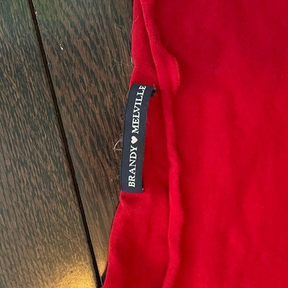 Brandy Melville res off the shoulders top - Picture 1 of 4